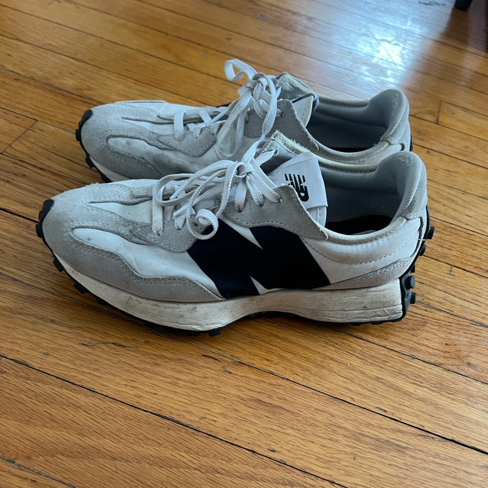 New balance 327 women’s size 9